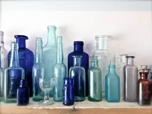 How to identify old glass bottles