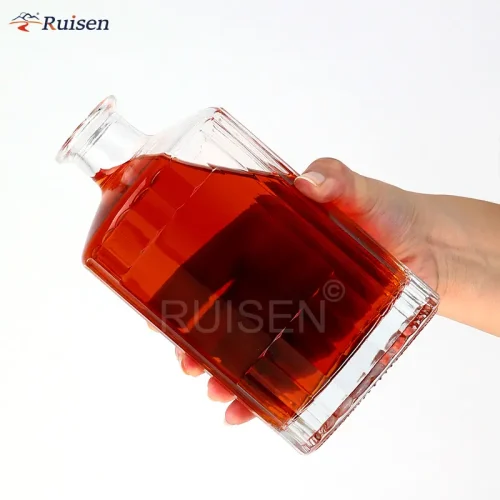 Ruisen-Cylinder-Gin-Bottle