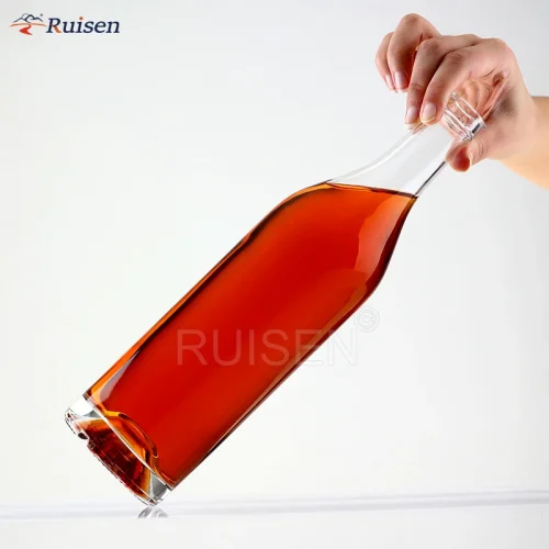 Stylish-700ml-Whiskey-Bottle-with-Cork-Cap