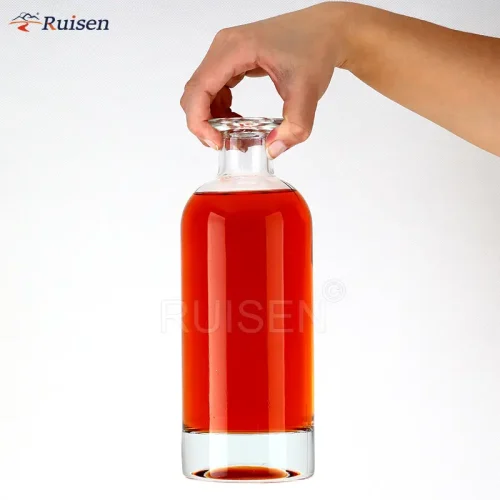 Tall-and-round-650ml-whisky-bottle